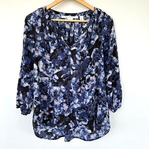 Max Studio flowy top with v-neckline & 3/4 length  raglan sleeves, in 💯 silk